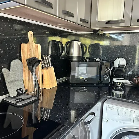 Breeze & Bliss I 1br With Parking *