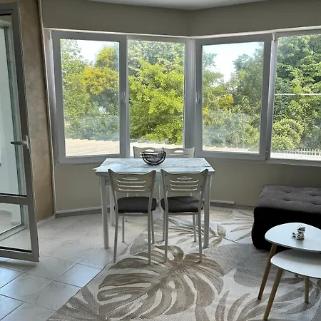 Breeze & Bliss I 1br With Parking Apartman